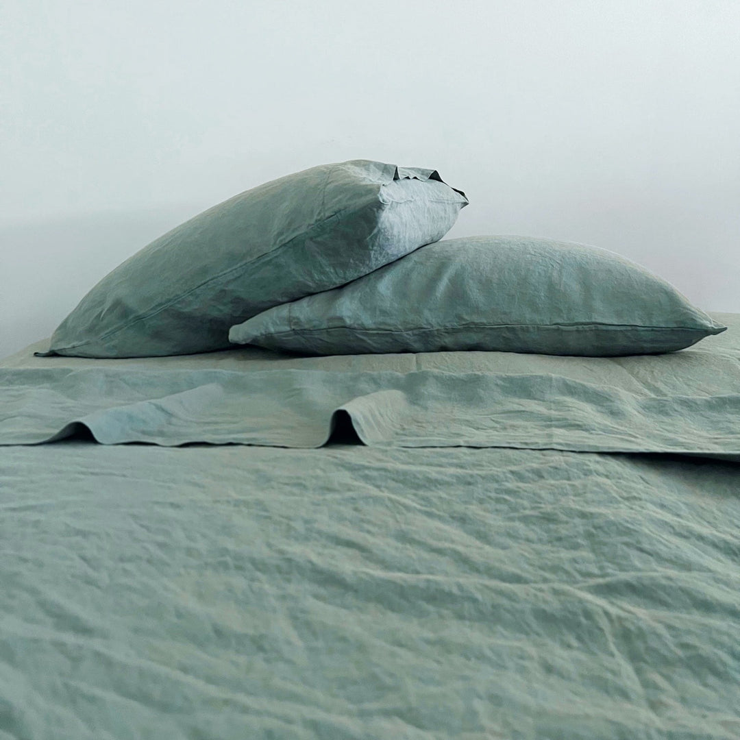 sage 100% linen sheet set with pillow cases