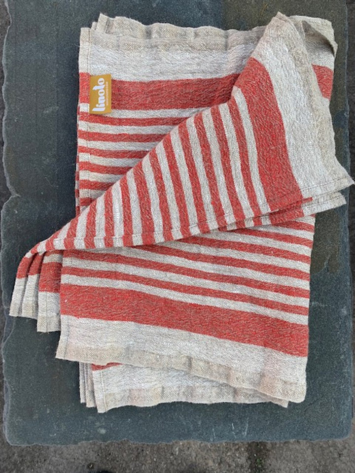 #Red_towel